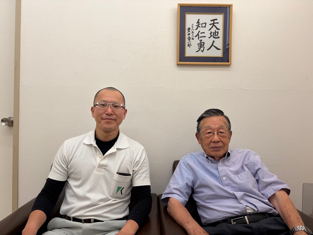 高58回卒　代表幹事の田中と1枚　
同じ製造業で働く田中へは、仕事への向き合い方も熱く語られていた。